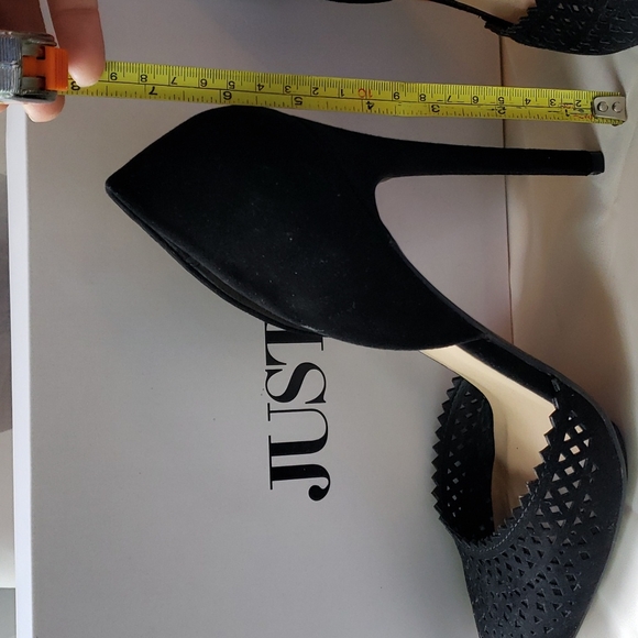 High Heels - Picture 3 of 3